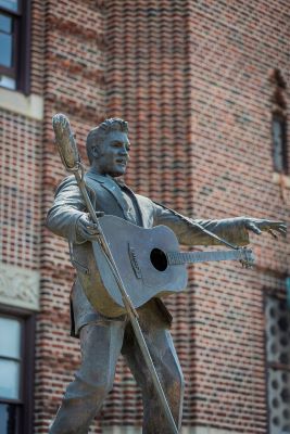 Elvis statue at the Shreveport Municipal Auditorium