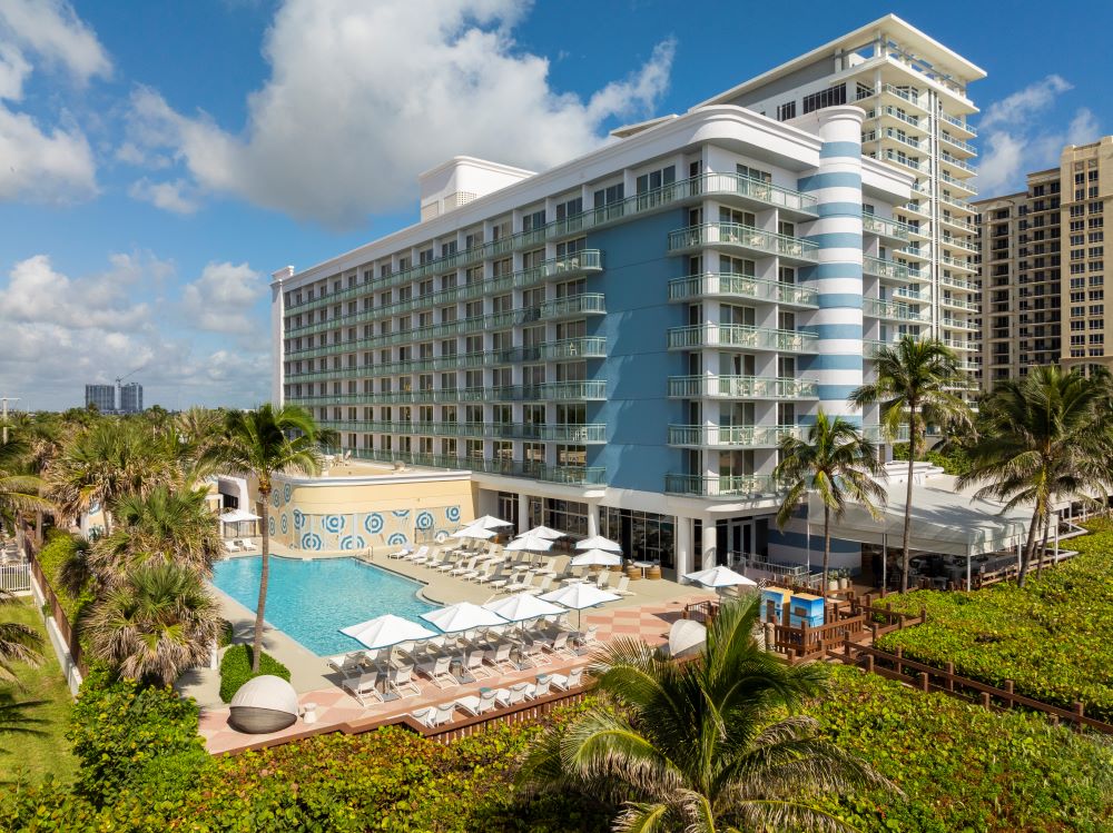 Singer Oceanfront Resort, Curio Collection by Hilton