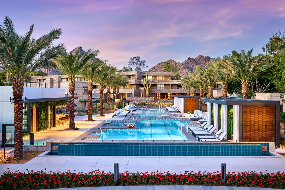 Pool at Arizona Biltmore, a Waldorf Astoria Resort: 