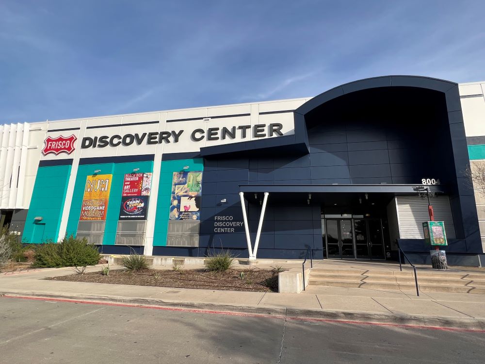 Photo of exterior of Frisco Discovery Center.