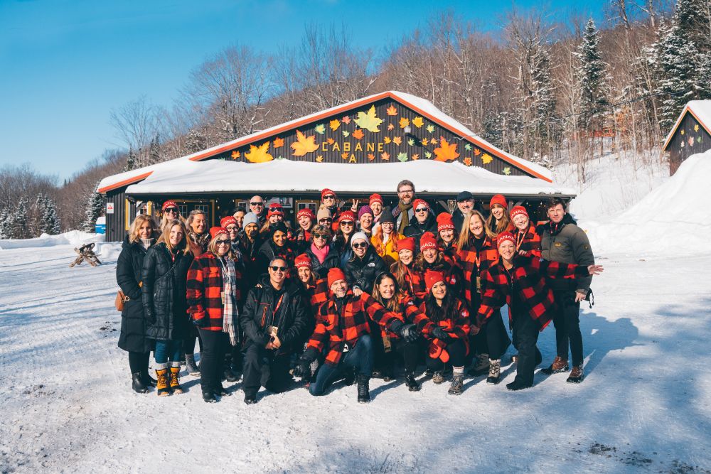 Group photo at Érablière du Lac-Beauport. Credit: Destination Canada.