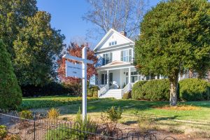 Photo of home in Hillsborough Historic District.