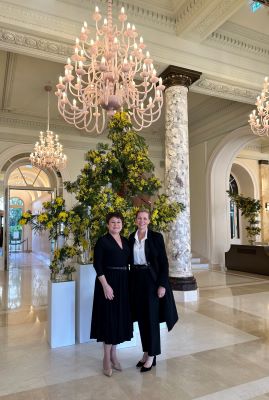 Laurie Sharp (right) and Verena Kuhn (left), Director of Sales at Carlton Cannes, a Regent Hotel