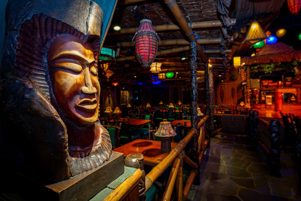 Photo of New Guinea tiki room at Mai-Kai.