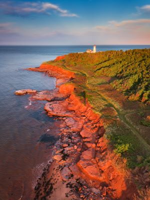 Red Cliffs on Prince Edward Island. Credit: Meetings & Conventions Prince Edward Island