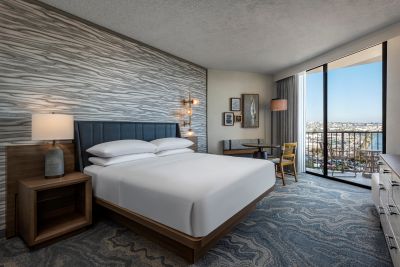 Sheraton San Diego Resort Marina Tower guest room. Credit: Peregrine Hospitality.