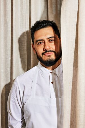 Photo of Tatemó chef Emmanuel Chavez.