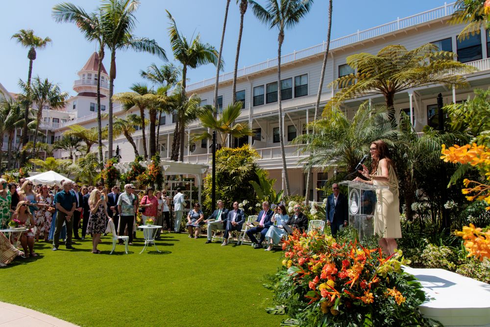 Brooke Shields addresses crowd at Hotel Del Coronado