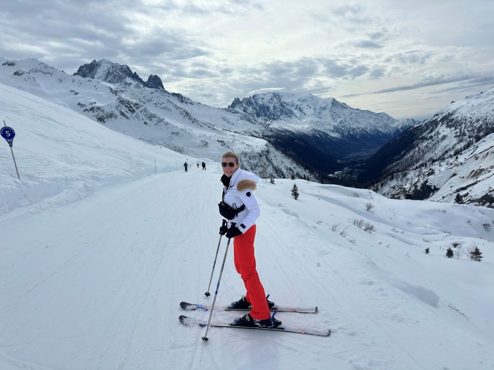 Photo of Laurie Sharp Skiing in France